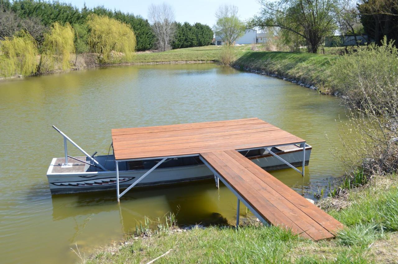 Intertranscoop Lake House Vámosszabadi Exteriör bild
